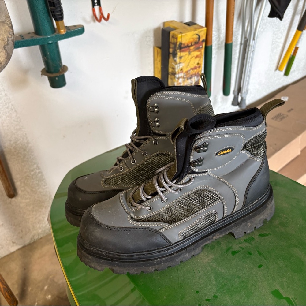 Cabela's Gray and Black Men's Wading Boots